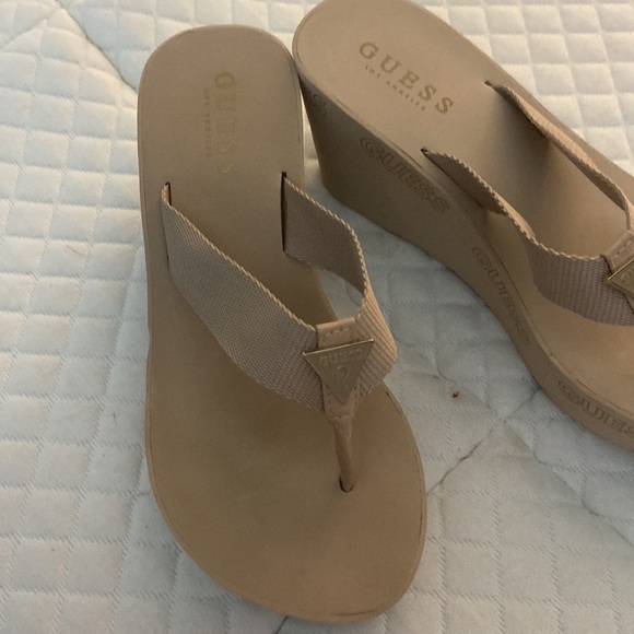 Guess - Picture 2 of 3